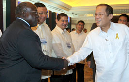 US Ambassador to Manila Harry Thomas shakes hands with President Benigno Aquino III in this photo taken on June 14, 2011. (Photo by Malacanang Photo Bureau) US Ambassador to Manila Harry Thomas shakes hands with President Benigno Aquino III in this photo taken on June 14, 2011. (Photo by Malacanang Photo Bureau)