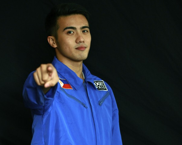 Daniel Angelo "Chino" Roque, primer filipino que viajar� al espacio. Llevar� un rosario.