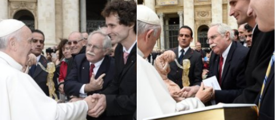 Martin Hudacek obsequi� al Papa Francisco con una r�plica de su estatua